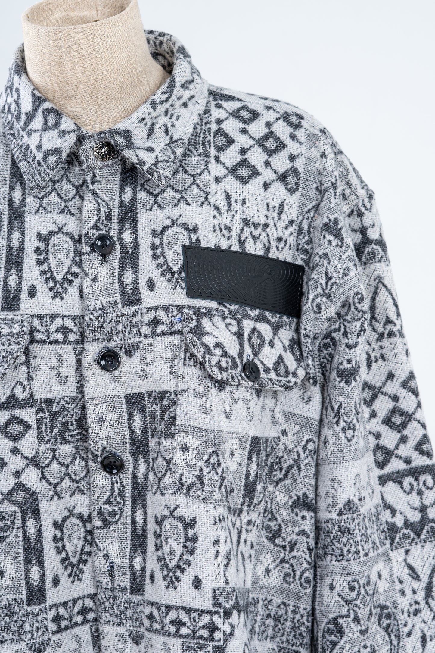 Gray/Black Patterned Jacquard shirt