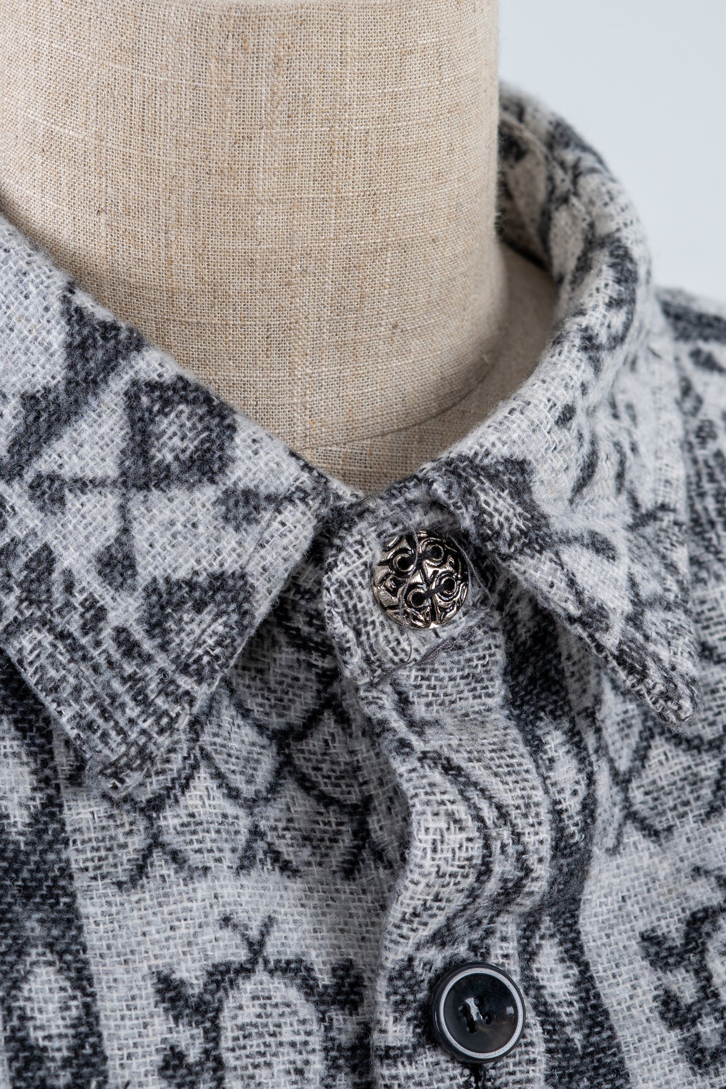 Gray/Black Patterned Jacquard shirt