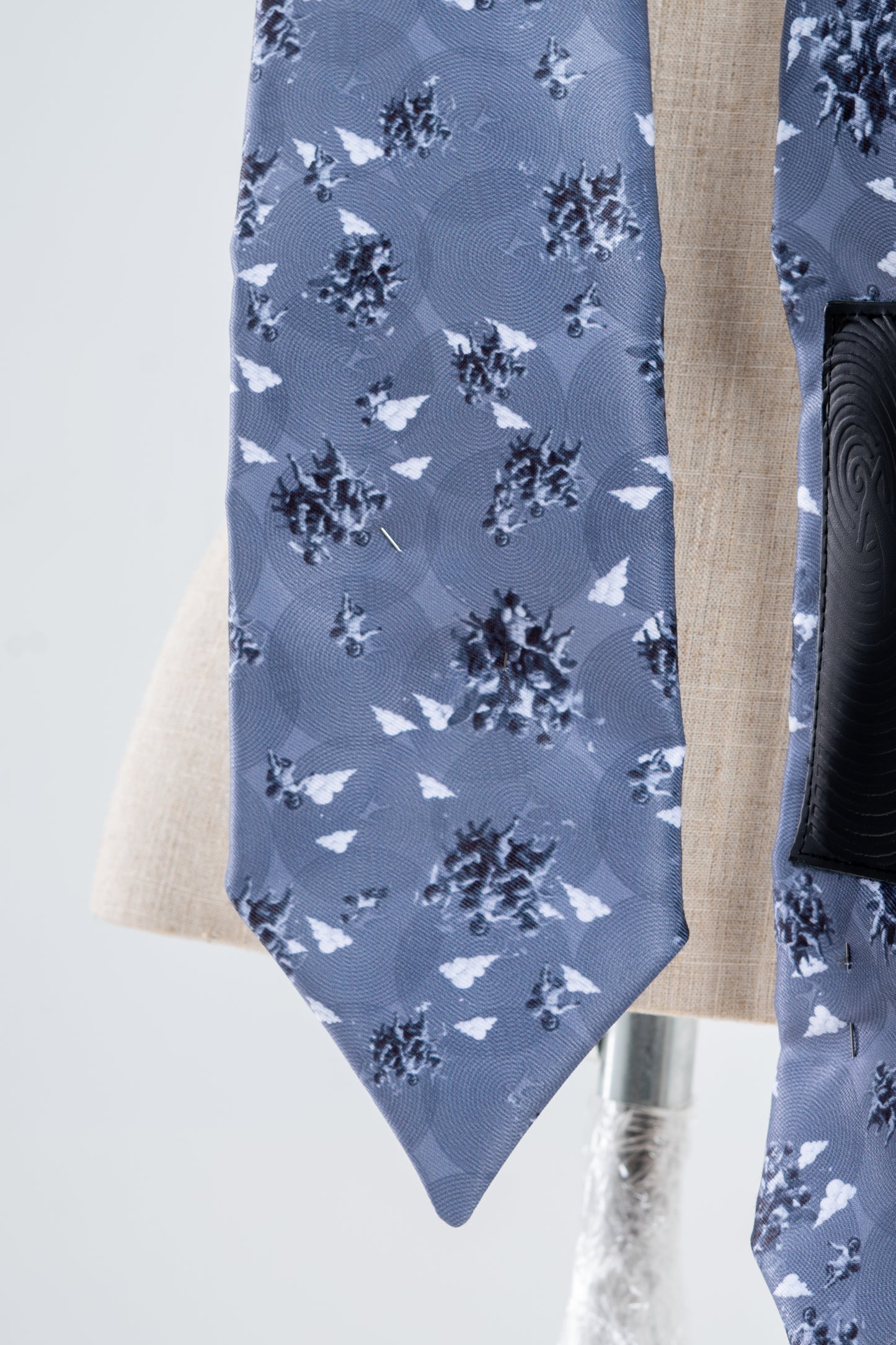 Brain Cupids Tie