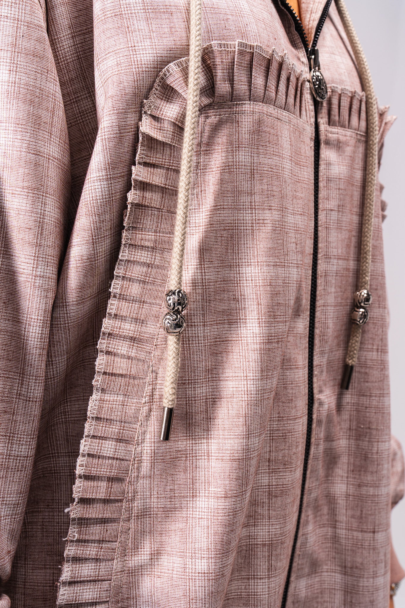 Ruffle Lover Zip-up